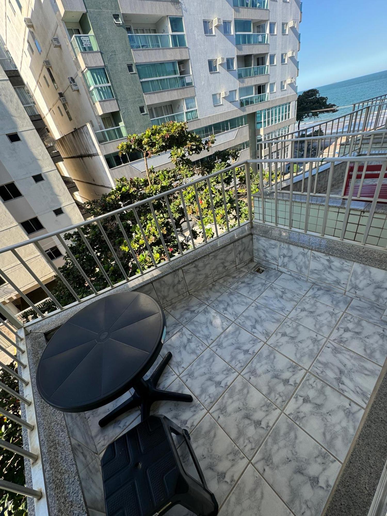 Apartamento Vista Mar 209 - 2 Quartos - Praia Do Morro - Predio Frente Mar - Varanda Com Vista Mar - Elevador - Atravessou A Avenida, Ja Esta Na Praia - Com Garagem - Internet Guarapari Kültér fotó